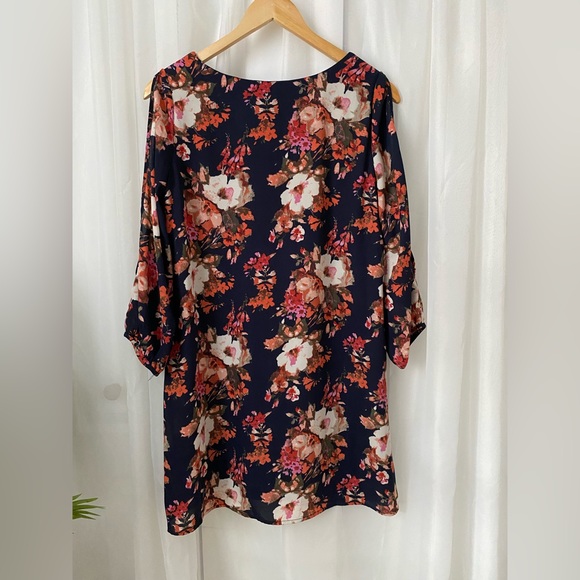 Lulu’s | Floral Shift Dress - Picture 6 of 9